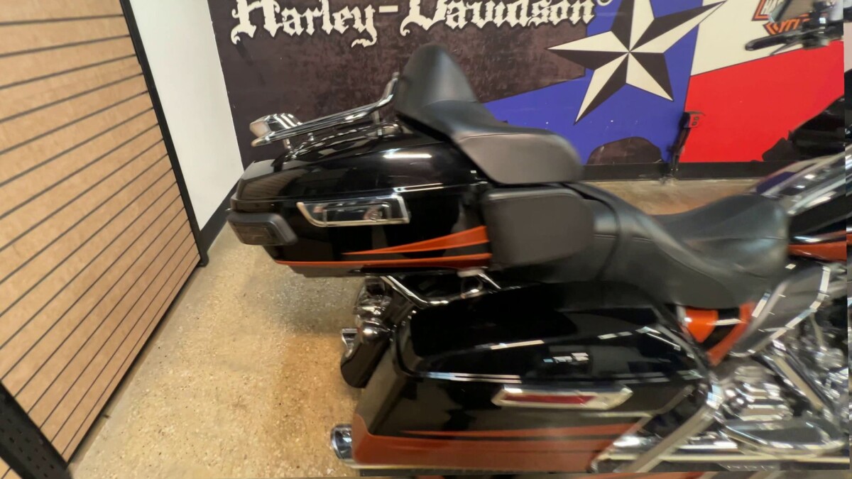 2015 Harley-Davidson CVO Road Glide Ultra - Photo 4