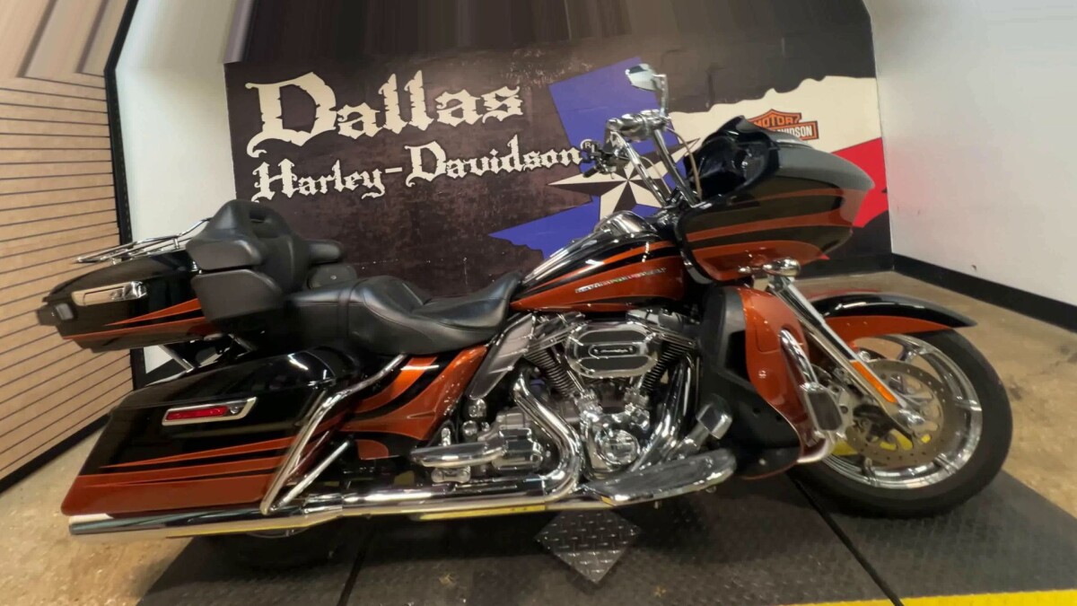 2015 Harley-Davidson CVO Road Glide Ultra - Photo 5