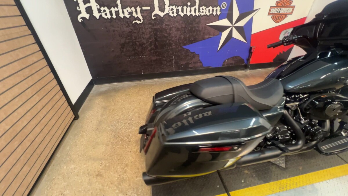 2025 Harley-Davidson Street Glide FLHX - Photo 3