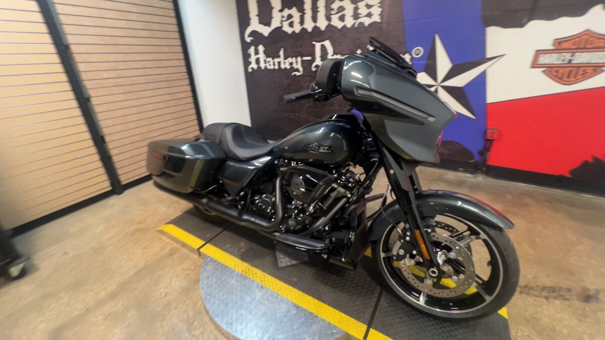 2025 Harley-Davidson Street Glide FLHX - Photo 5