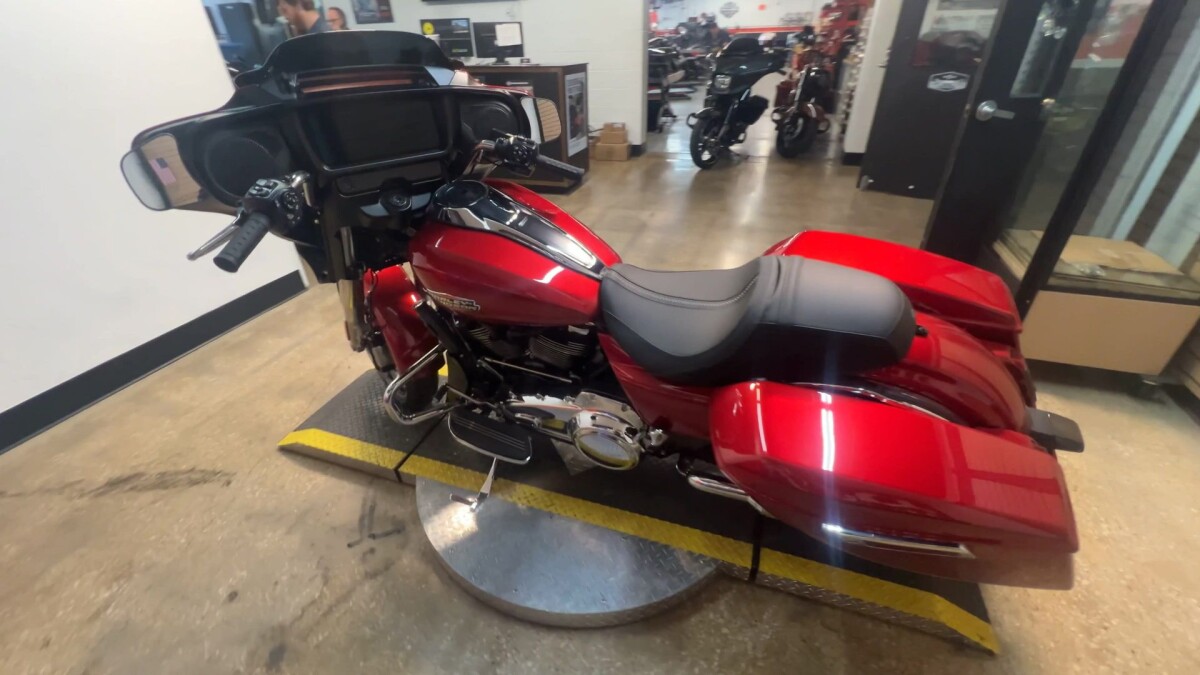 2025 Harley-Davidson Street Glide FLHX - Photo 9