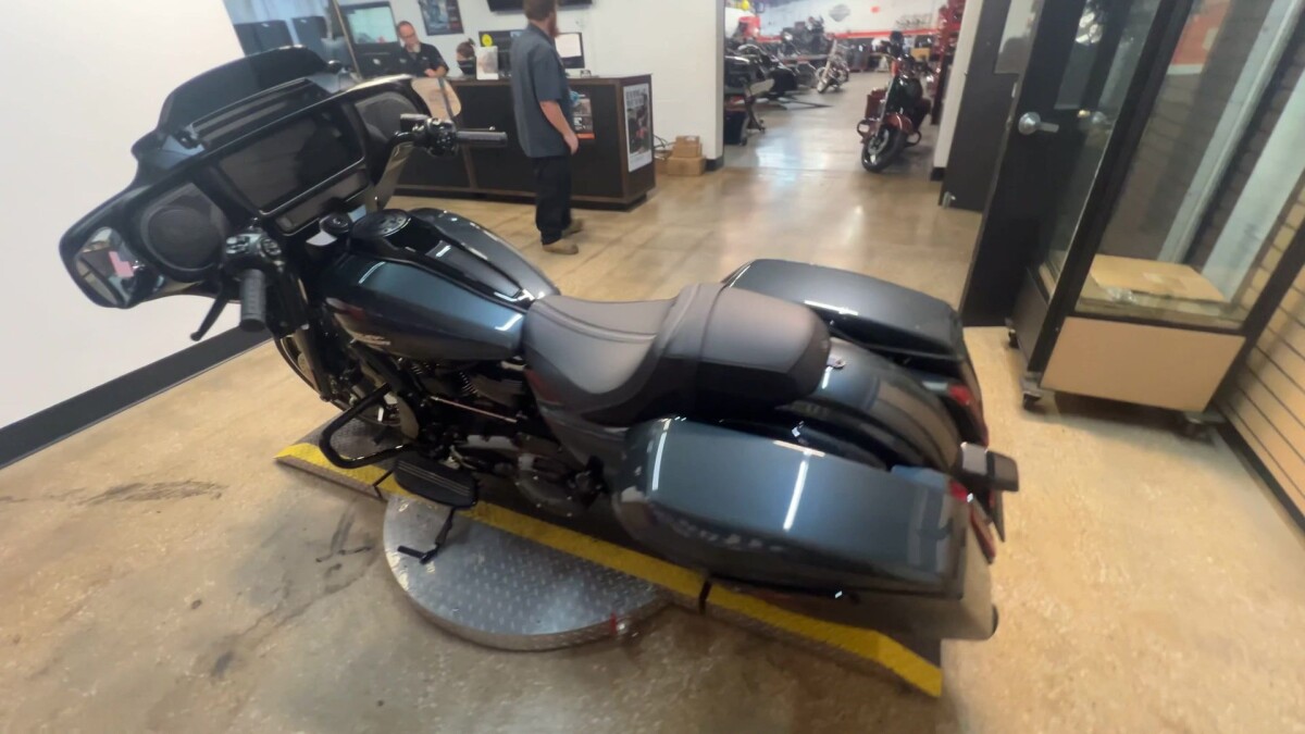 2025 Harley-Davidson Street Glide FLHX - Photo 9