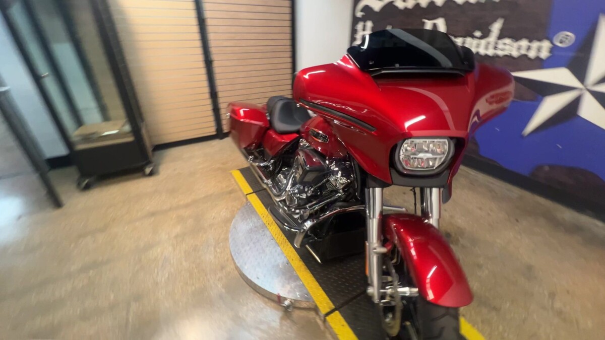 2025 Harley-Davidson Street Glide FLHX - Photo 6