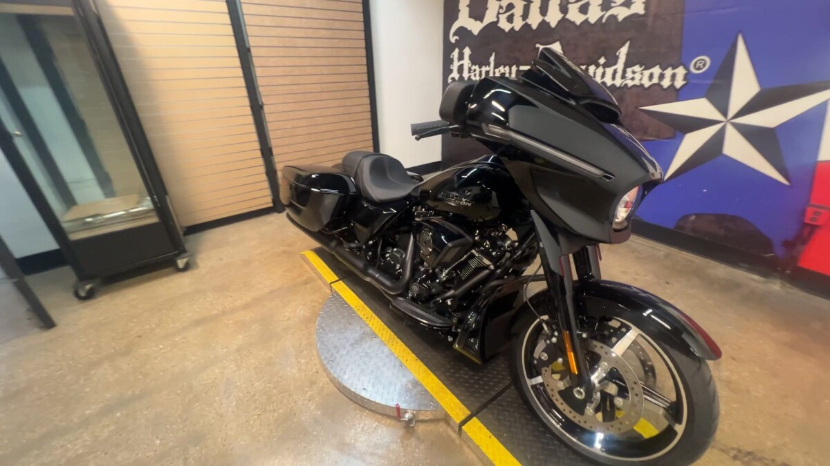 2025 Harley-Davidson Street Glide FLHX - Photo 6