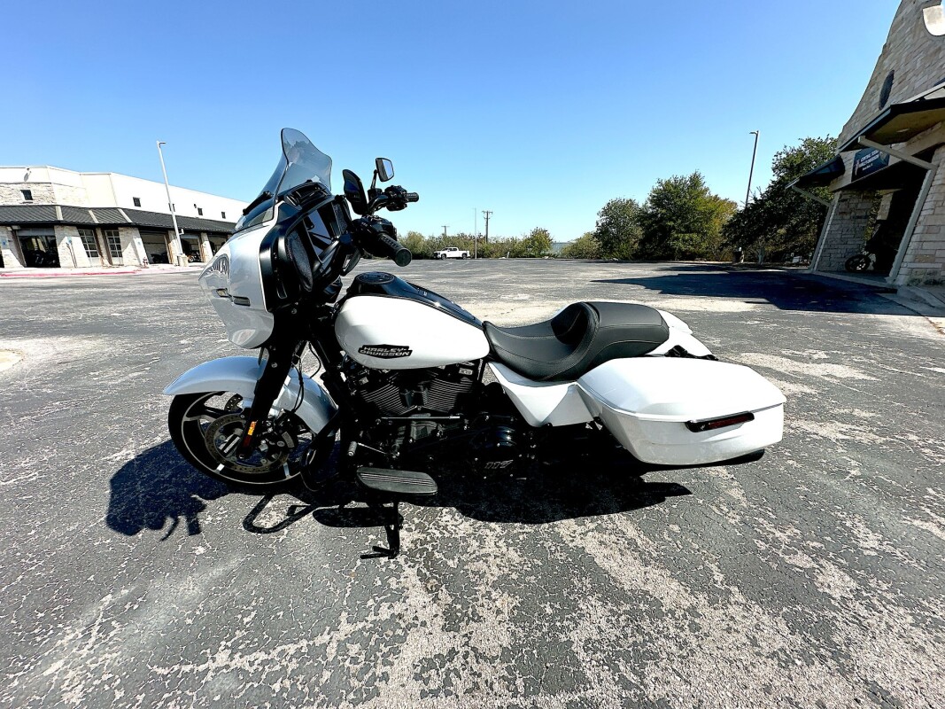 2024 Harley-Davidson Street Glide FLHX - Photo 6