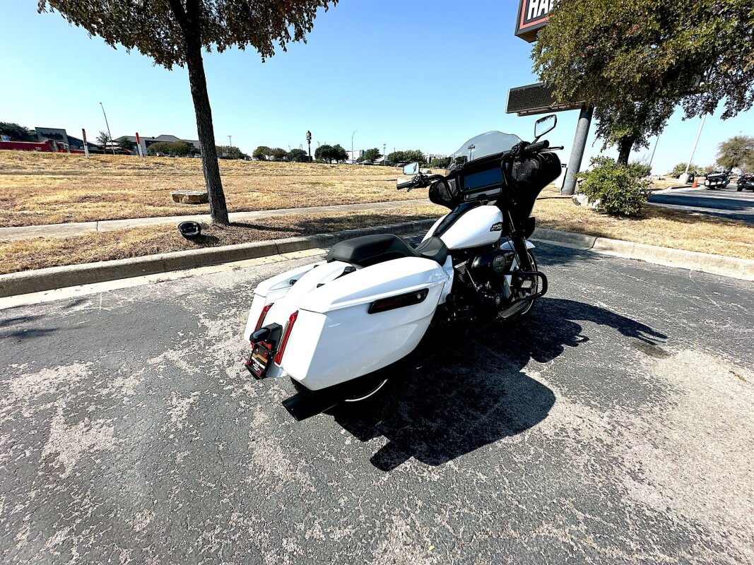 2024 Harley-Davidson Street Glide FLHX - Photo 9