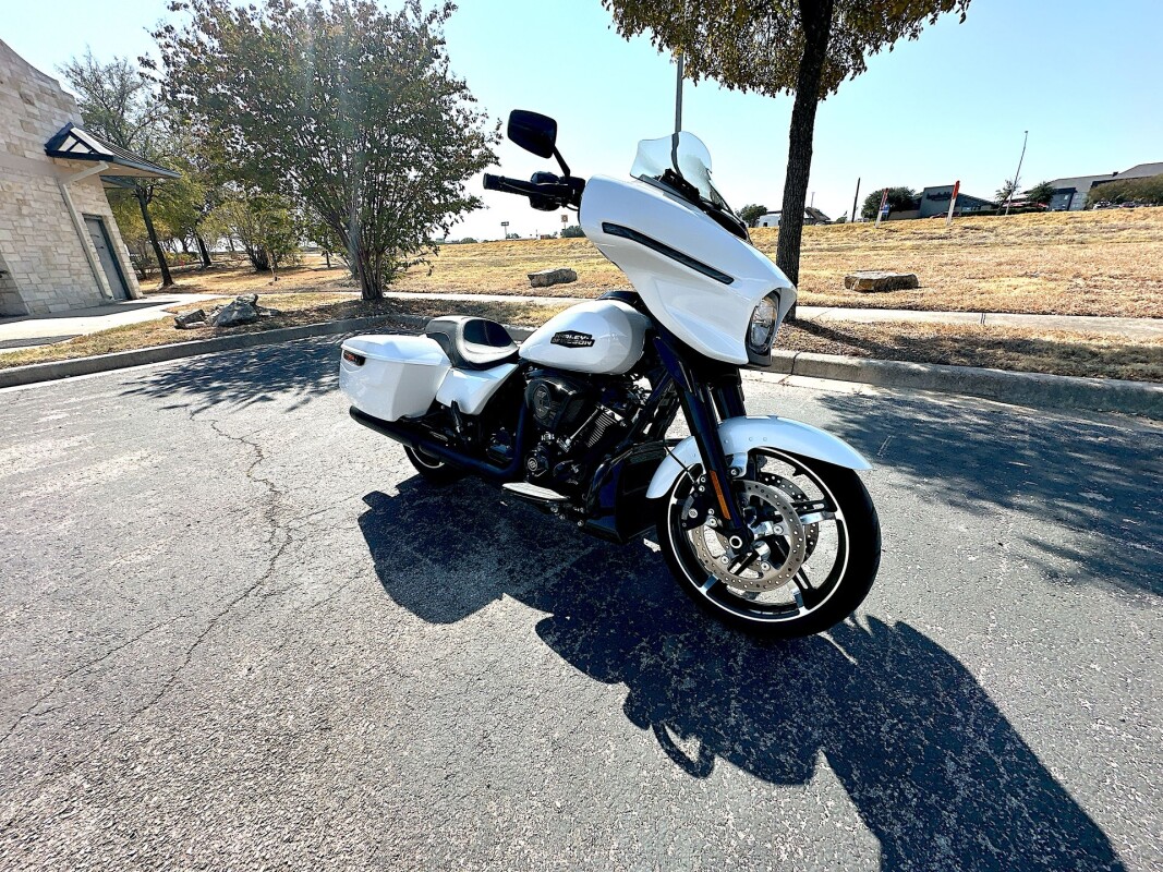 2024 Harley-Davidson Street Glide FLHX - Photo 3