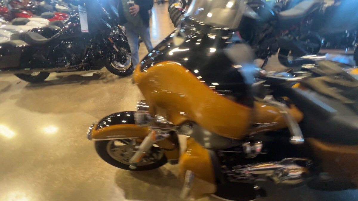 2023 Harley-Davidson Tri Glide Ultra FLHTCUTG - Photo 7