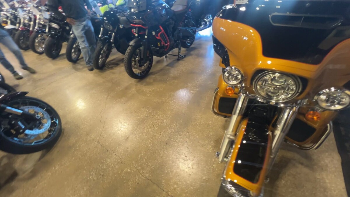 2023 Harley-Davidson Tri Glide Ultra FLHTCUTG - Photo 6