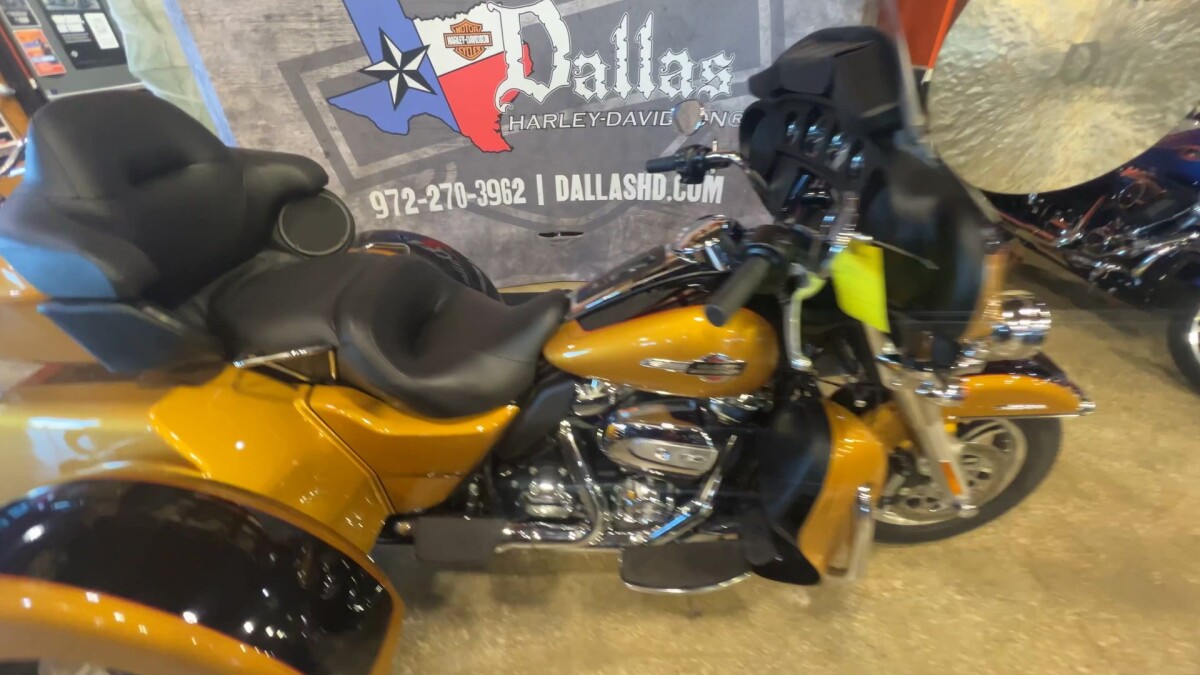 2023 Harley-Davidson Tri Glide Ultra FLHTCUTG - Photo 4