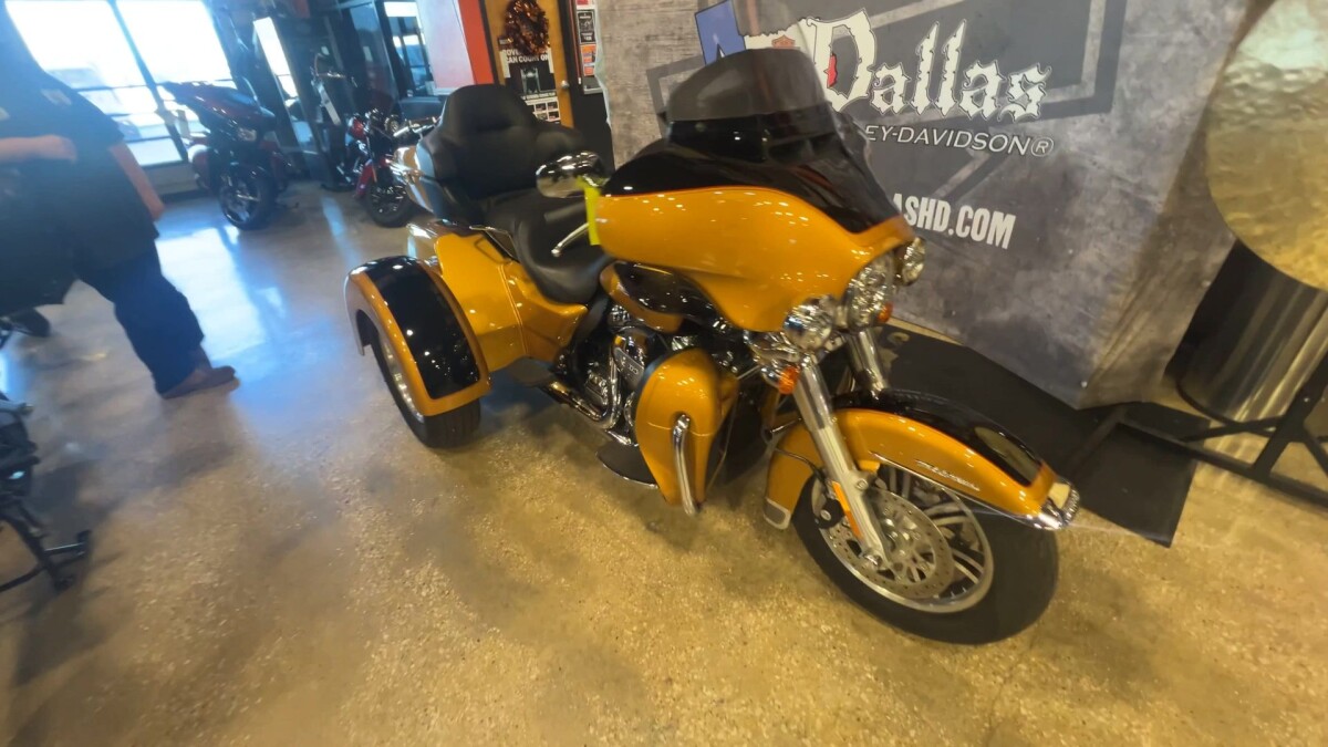 2023 Harley-Davidson Tri Glide Ultra FLHTCUTG - Photo 5