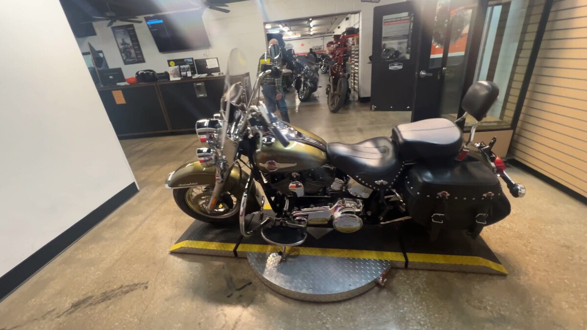 2016 Harley-Davidson Heritage Softail Classic FLSTC - Photo 8