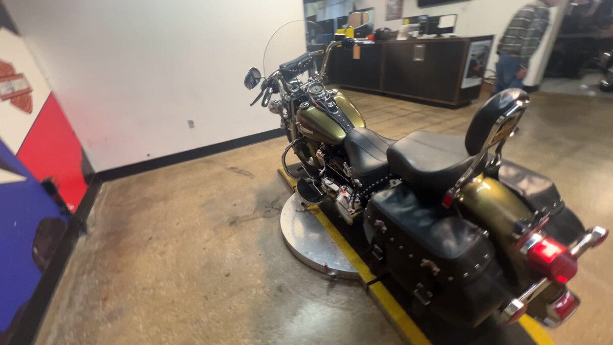 2016 Harley-Davidson Heritage Softail Classic FLSTC - Photo 9