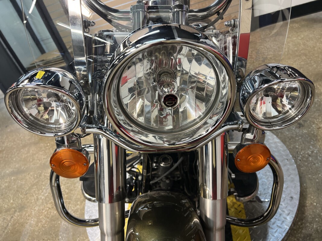 2016 Harley-Davidson Heritage Softail Classic FLSTC - Photo 10
