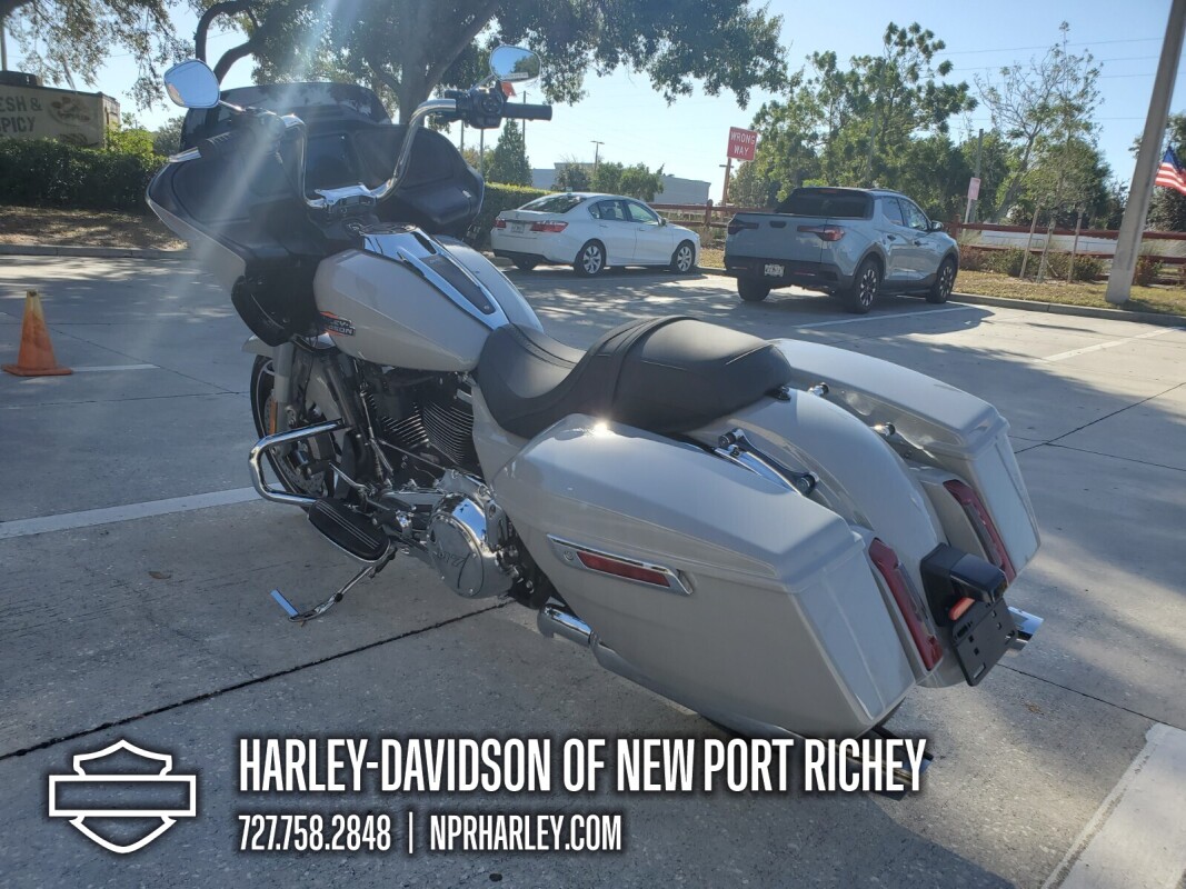 2025 Harley-Davidson Road Glide - Photo 10