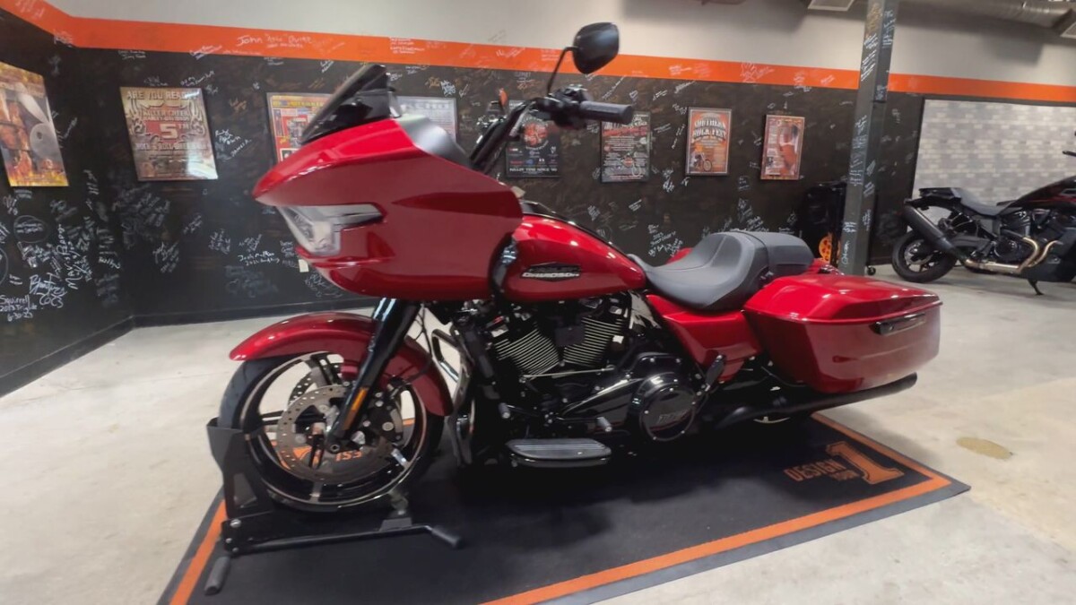 FLTRX 2025 Road Glide - Photo 9