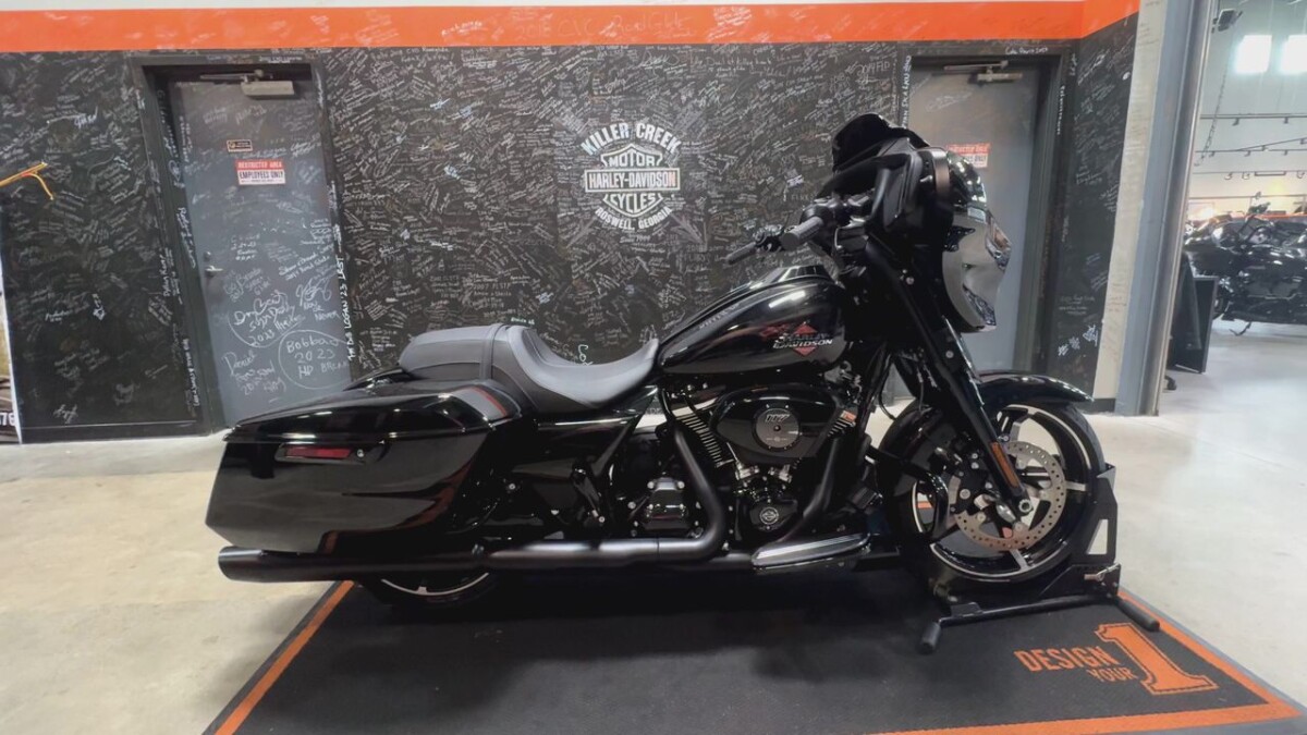 FLHX 2025 Street Glide - Photo 5
