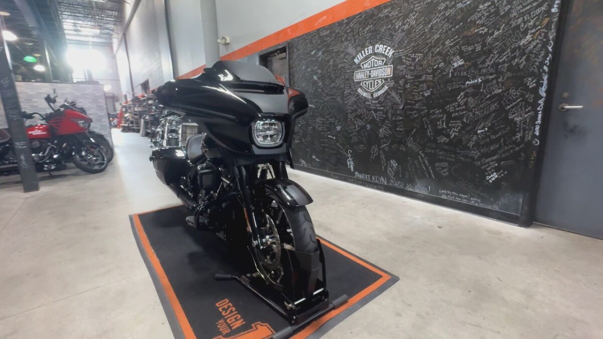 FLHX 2025 Street Glide - Photo 7