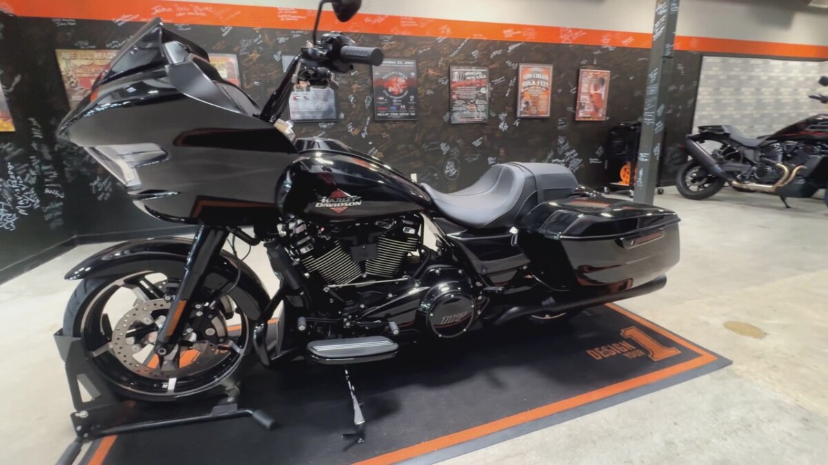 FLTRX 2025 Road Glide - Photo 9