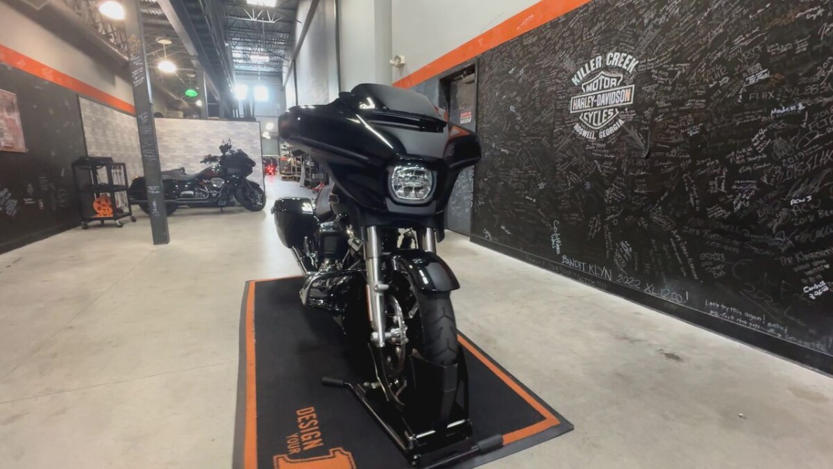 FLHX 2025 Street Glide - Photo 7