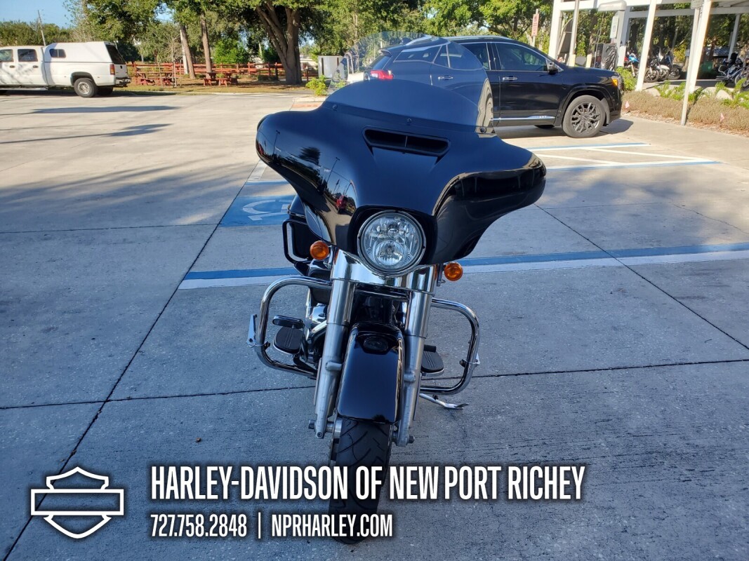 2017 Harley-Davidson Street Glide - Photo 2