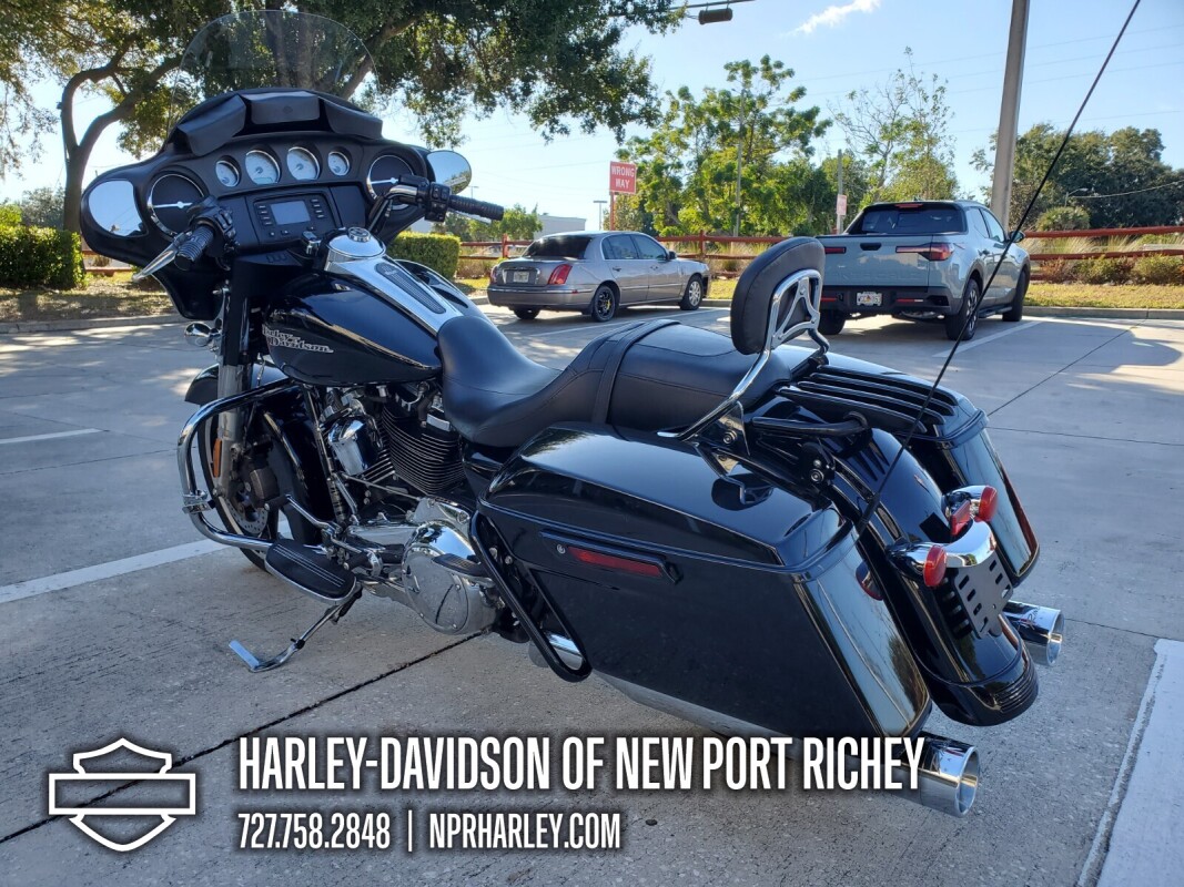 2017 Harley-Davidson Street Glide - Photo 10