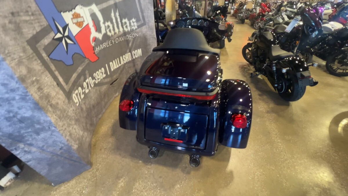 2025 Harley-Davidson Tri Glide Ultra FLHTCUTG - Photo 3