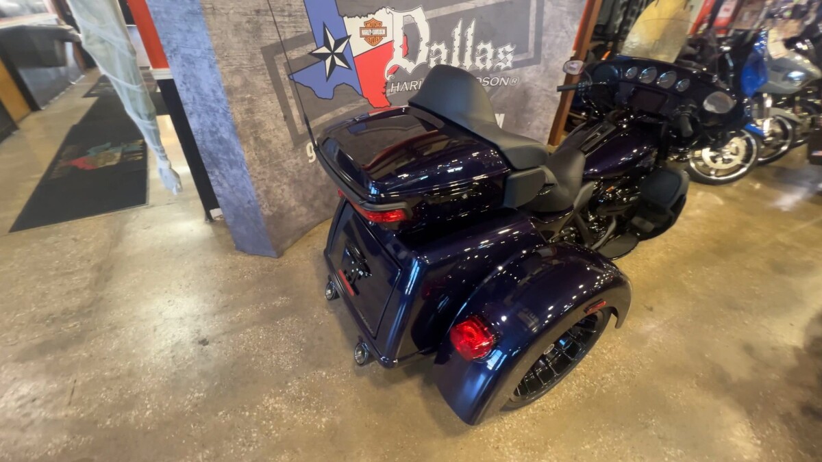 2025 Harley-Davidson Tri Glide Ultra FLHTCUTG - Photo 4