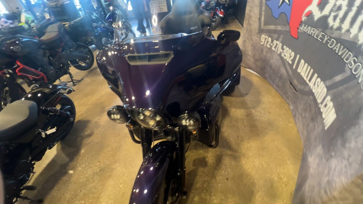 2025 Harley-Davidson Tri Glide Ultra FLHTCUTG - Photo 7