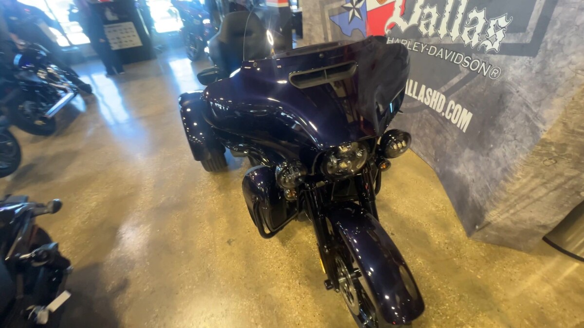 2025 Harley-Davidson Tri Glide Ultra FLHTCUTG - Photo 6
