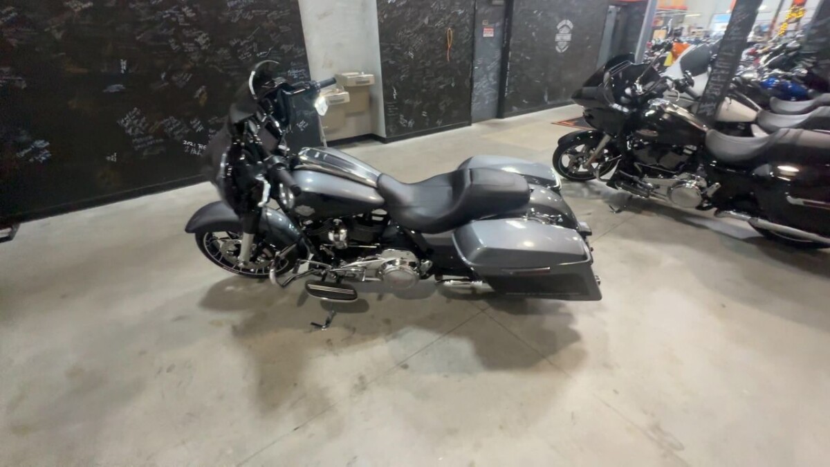 FLHXS 2021 Street Glide Special - Photo 9