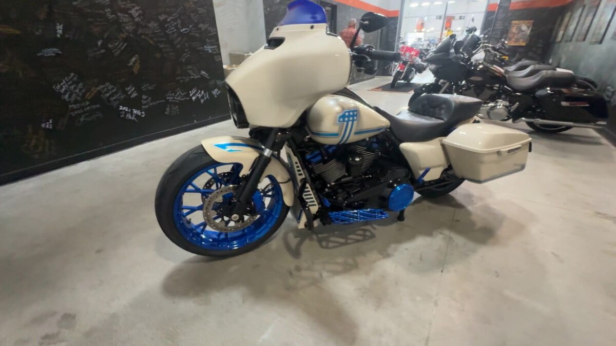 FLHXST 2023 Street Glide ST - Photo 8