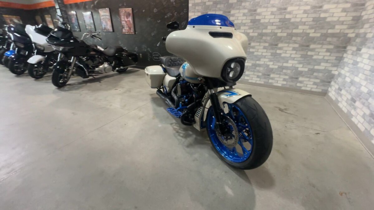 FLHXST 2023 Street Glide ST - Photo 6