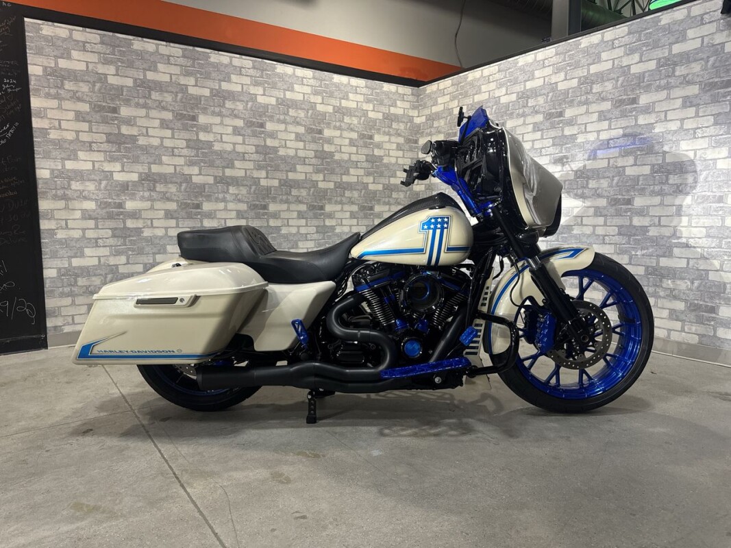 FLHXST 2023 Street Glide ST