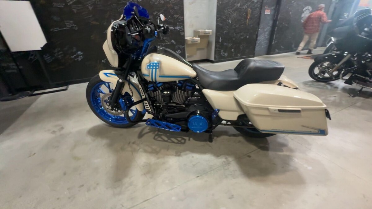 FLHXST 2023 Street Glide ST - Photo 9