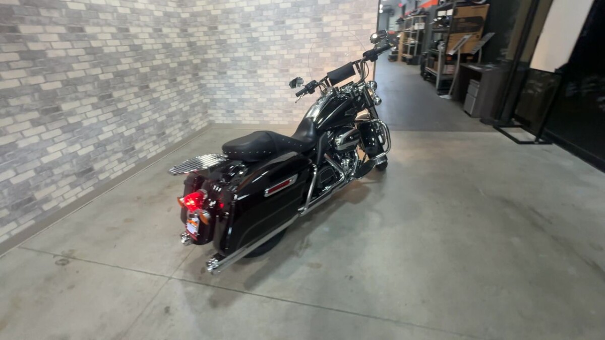 FLHR 2017 Road King - Photo 4