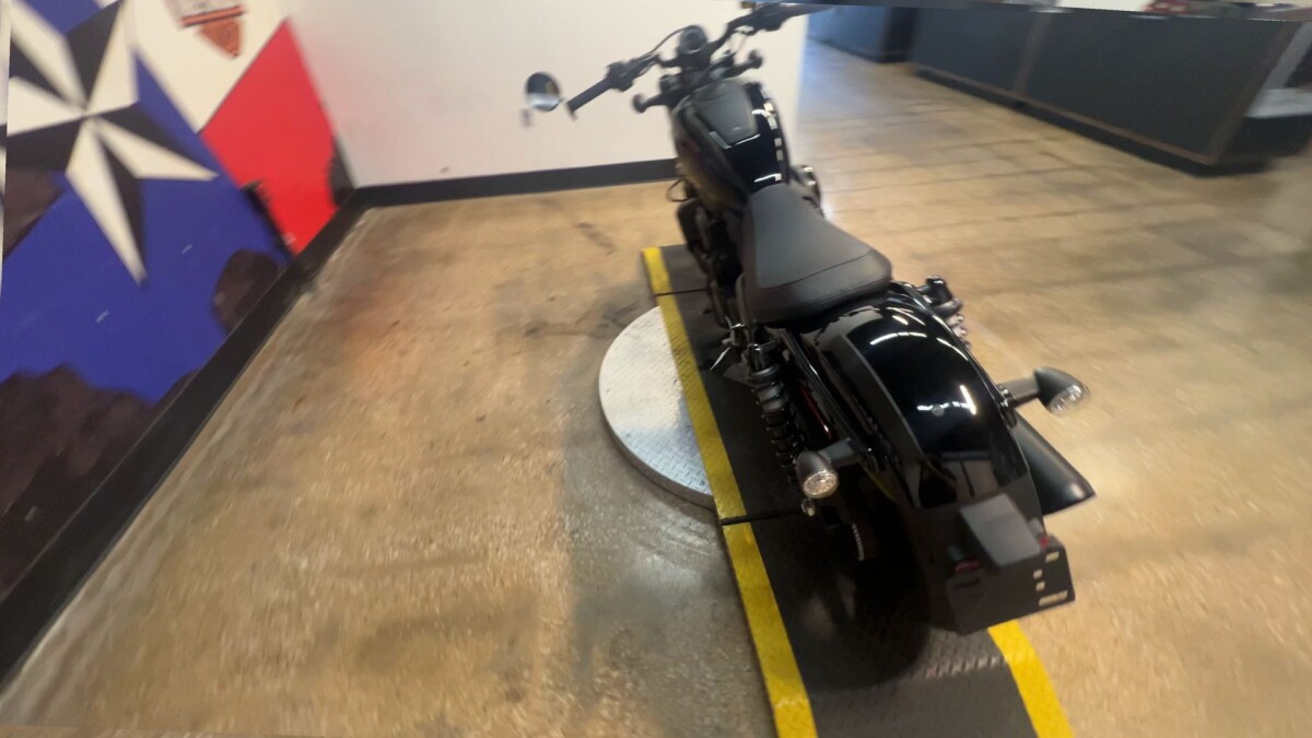 2025 Harley-Davidson Nightster RH975 - Photo 2