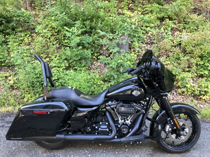 2022 Harley-Davidson® Street Glide® Special Vivid Black