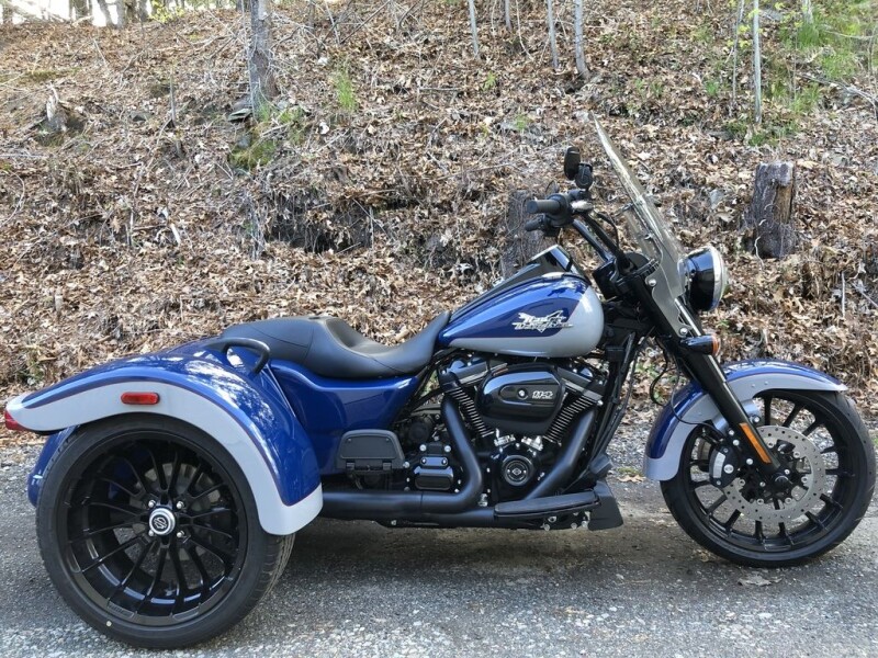 2023 Harley-Davidson® Freewheeler® Bright Billiard Blue/Billiard Gray