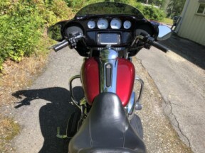2017 Harley-Davidson® Street Glide® Special Velocity Red Sunglo thumb 3