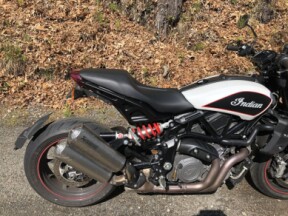 2022 Indian Motorcycle FTR S White Smoke thumb 1