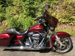 2017 Harley-Davidson® Street Glide® Special Velocity Red Sunglo thumb 2