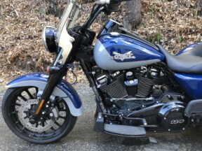 2023 Harley-Davidson® Freewheeler® Bright Billiard Blue/Billiard Gray thumb 3
