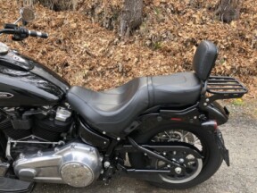 2018 Harley-Davidson® Softail Slim® Vivid Black thumb 3