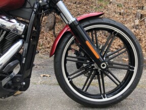 2019 Harley-Davidson® Breakout® 114 Wicked Red thumb 2