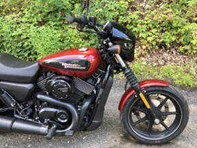 2018 Harley-Davidson® Street® 750 Wicked Red Deluxe thumb 2