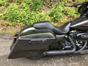 2019 Harley-Davidson® Street Glide® Special Silver Flux/Black Fuse thumb 1