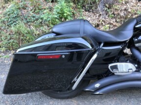 2018 Harley-Davidson® Street Glide® Special Vivid Black thumb 1