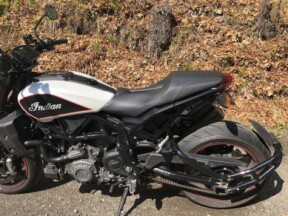 2022 Indian Motorcycle FTR S White Smoke thumb 3
