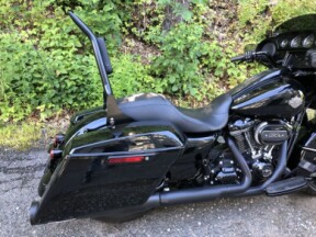 2022 Harley-Davidson® Street Glide® Special Vivid Black thumb 1